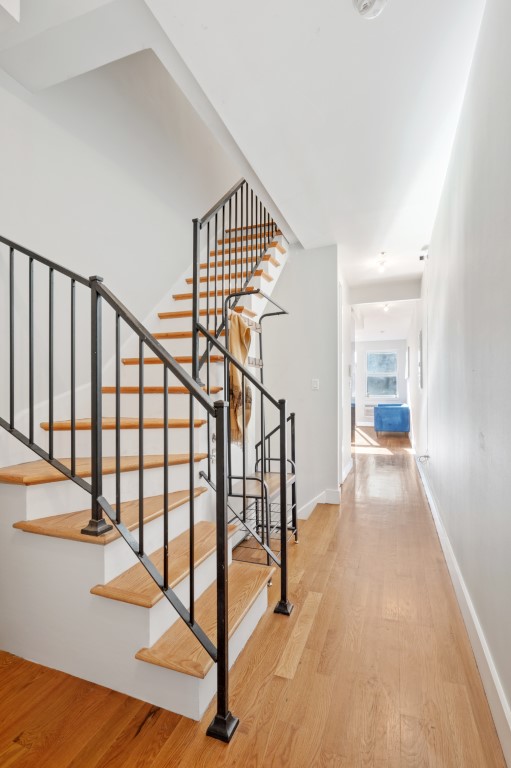  Twin Shared Room Male Apt 1  -  Lorimer Williamsburg Home  - Gallery -  10