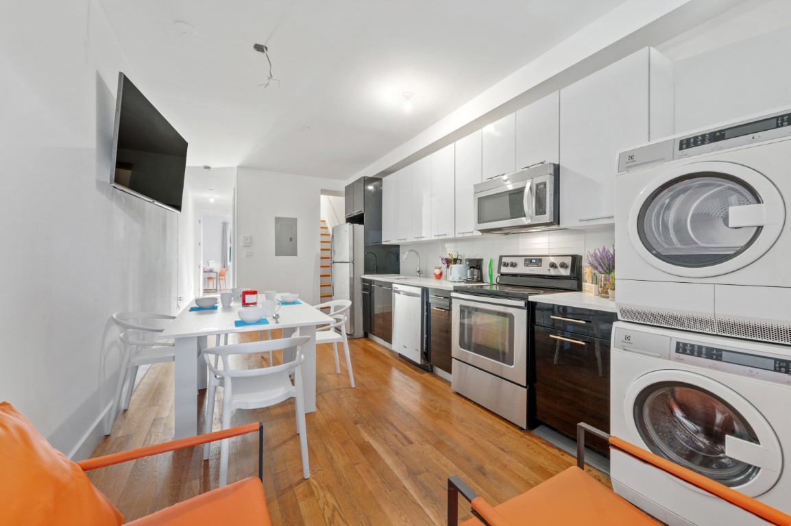  Twin Shared Room Male Apt 1  -  Lorimer Williamsburg Home  - Gallery -  4