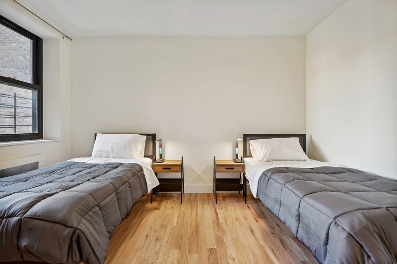 2-People Shared Female - Park Avenue East Home - Gallery - 1