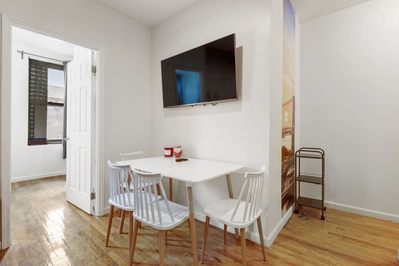 Economy Private Room With Queen Size Bed - Manhattan Central Park Home - Gallery - 9