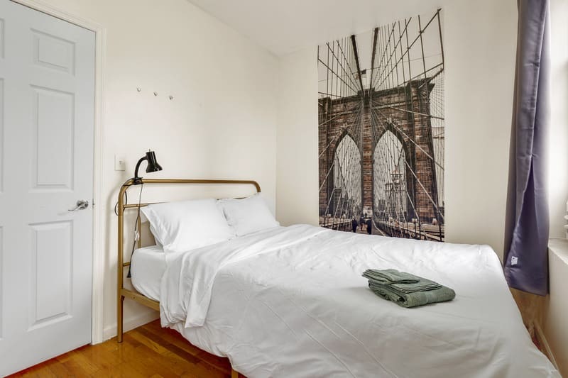  Economy Private Room With Queen Size Bed  -  Manhattan Central Park Home  - Gallery -  5