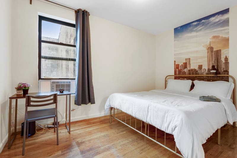  Private Room With Queen Size Bed  -  Manhattan Central Park Home  - Gallery -  7