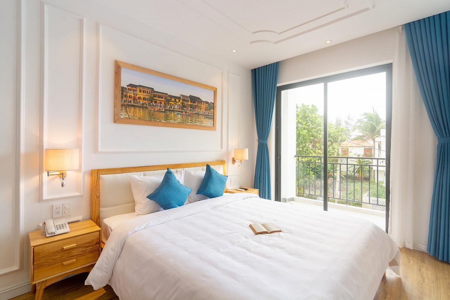 Queen Room - Gorgeous villa 2 km from the stunning Cua Dai Beach - Gallery - 52