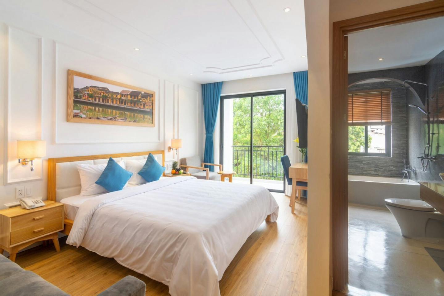 Queen Room - Gorgeous villa 2 km from the stunning Cua Dai Beach - Gallery - 4