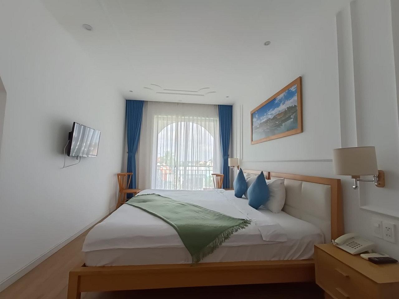 Queen Room - Gorgeous villa 2 km from the stunning Cua Dai Beach - Gallery - 61