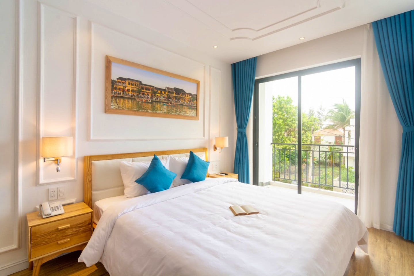 Queen Room - Gorgeous villa 2 km from the stunning Cua Dai Beach - Gallery - 18
