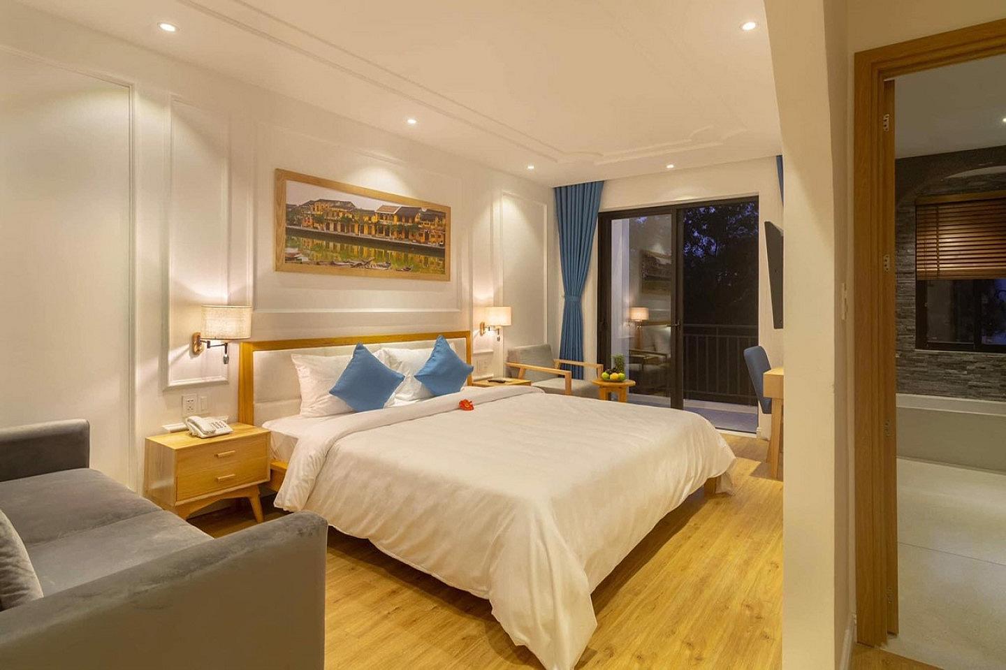Queen Room - Gorgeous villa 2 km from the stunning Cua Dai Beach - Gallery - 53