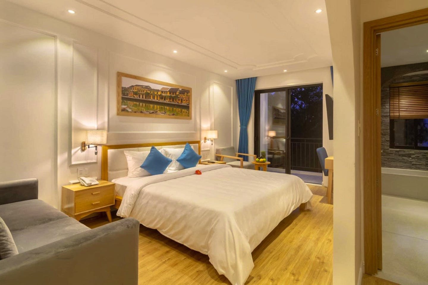 Queen Room - Gorgeous villa 2 km from the stunning Cua Dai Beach - Gallery - 19
