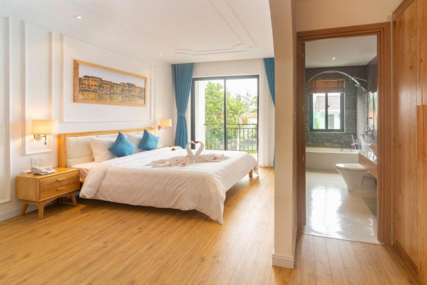 Queen Room - Gorgeous villa 2 km from the stunning Cua Dai Beach - Gallery - 37