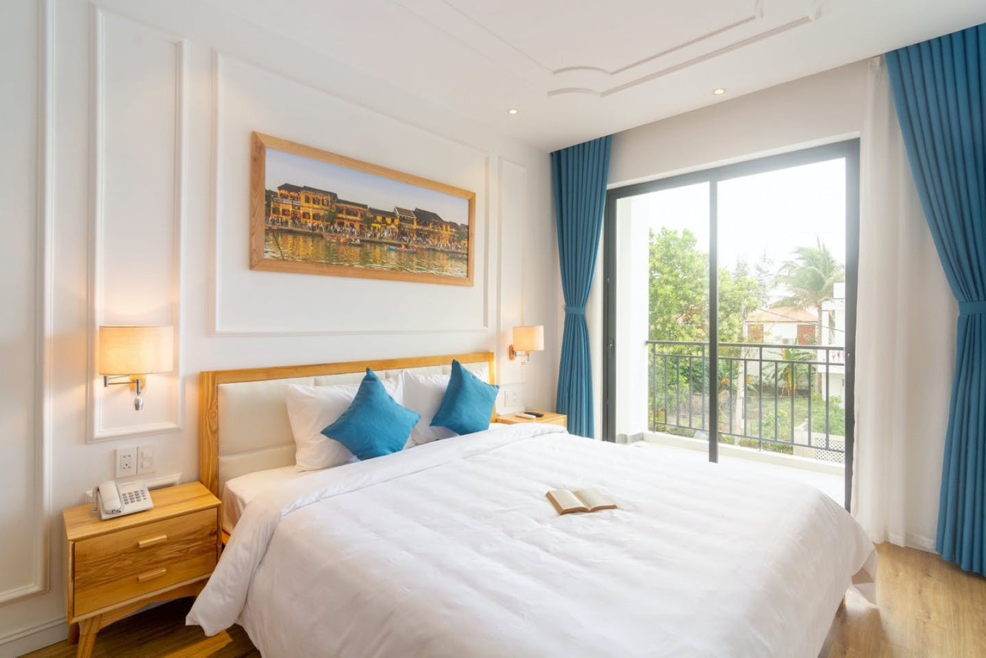 Queen Room - Gorgeous villa 2 km from the stunning Cua Dai Beach - Gallery - 1