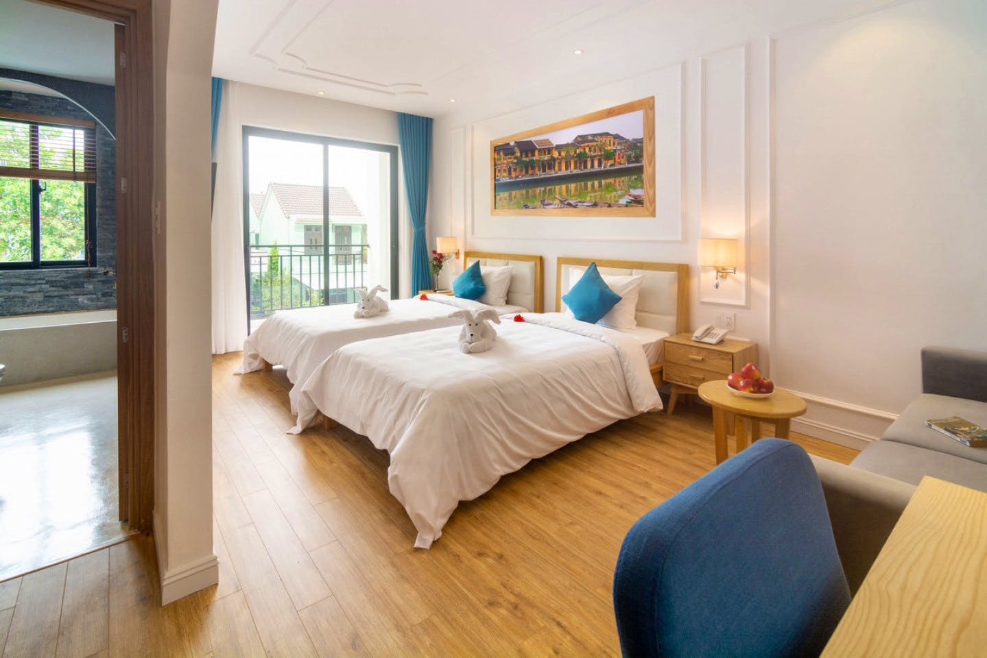 Twin Room - Gorgeous villa 2 km from the stunning Cua Dai Beach - Gallery - 9