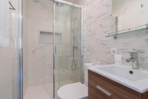 Elegant 4-bedroom apartment with balcony in the heart of Vila Nova de Gaia - Gallery - 13