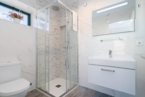 Elegant 4-bedroom apartment with balcony in the heart of Vila Nova de Gaia - Gallery - 11