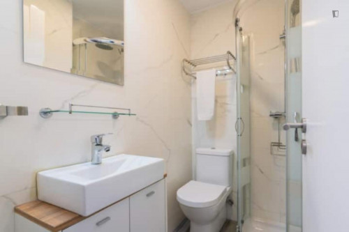 Elegant 4-bedroom apartment with balcony in the heart of Vila Nova de Gaia