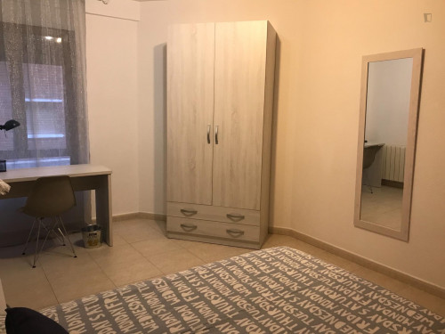 Nice single bedroom in a 6-bedroom flat, in the centre - Gallery - 7