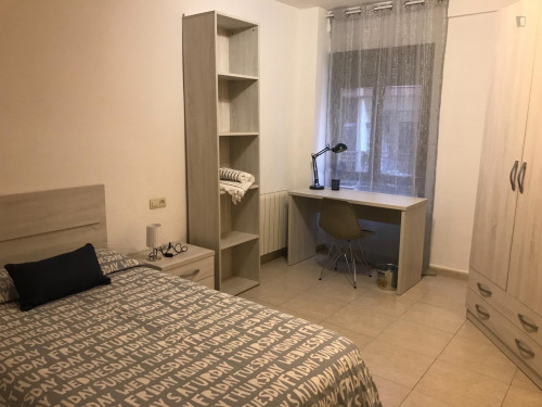 Nice single bedroom in a 6-bedroom flat, in the centre - Gallery - 12