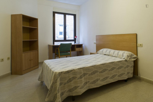 Nice single bedroom in a 6-bedroom flat, in the centre - Gallery - 35