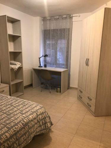Nice single bedroom in a 6-bedroom flat, in the centre - Gallery - 11
