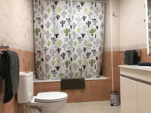 Nice single bedroom in a 6-bedroom flat, in the centre - Gallery - 10