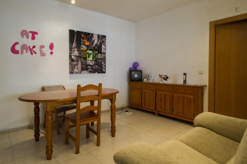 Single bedroom in a 5-bedroom apartment near Instituto De Enseñanzas Aplicadas - Gallery - 10