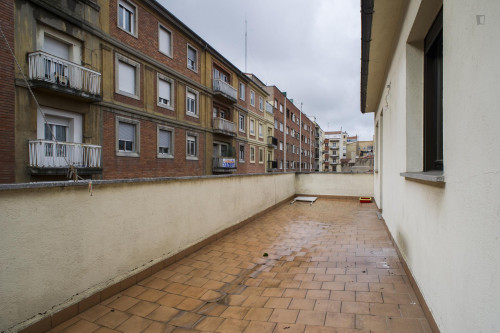 Single bedroom in a 5-bedroom apartment near Instituto De Enseñanzas Aplicadas - Gallery - 6