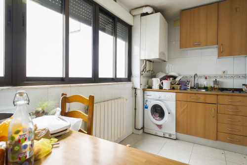 Single bedroom in a 5-bedroom apartment near Instituto De Enseñanzas Aplicadas - Gallery - 12