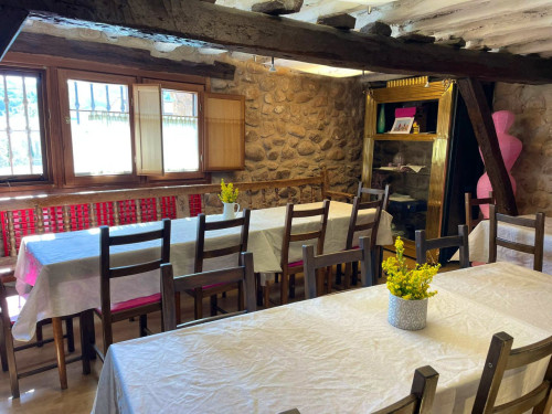 Charming Coliving Experience with Farm-to-Table Dining in La Rioja's Tranquil Sojuela