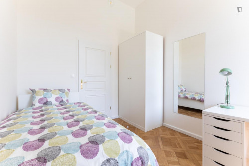 Bright single bedroom in proximity to Tyršův dům