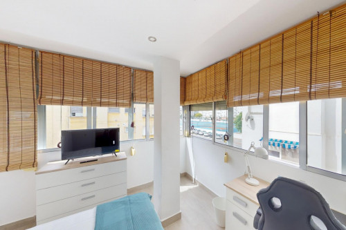 Appealing single bedroom