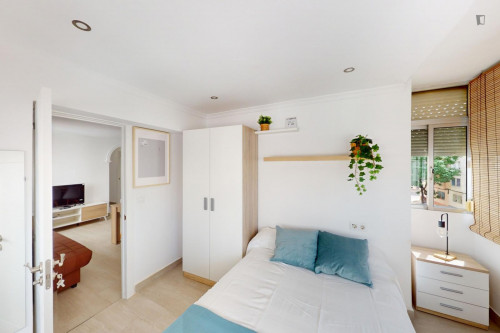 Appealing single bedroom