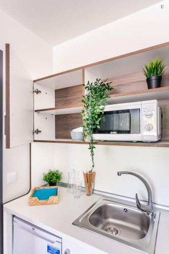 Bed in a twin bedroom near Sevilla-Virgen del Rocio train station - Gallery - 27