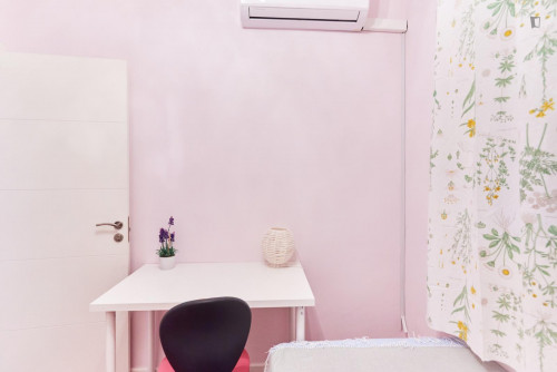 Pleasant single bedroom in proximity to the Príncipes Park