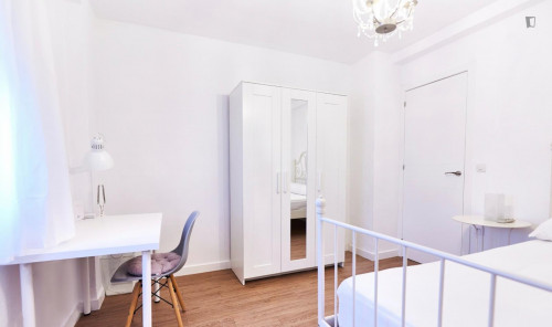 Charming double bedroom in La Macarena