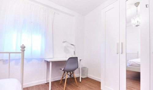 Charming double bedroom in La Macarena