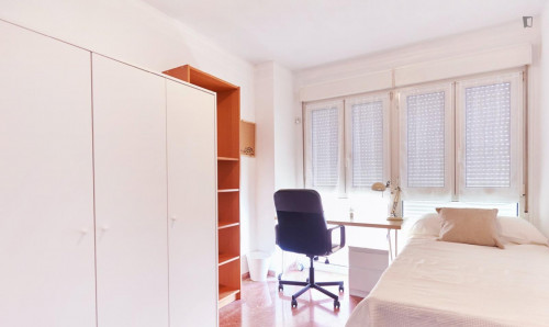 Lovely single bedroom close to the Nervión Plaza