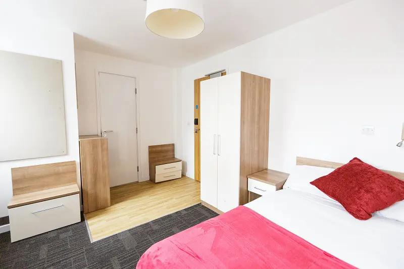  Silver En-Suite  -  AXO Islington  - Gallery -  7