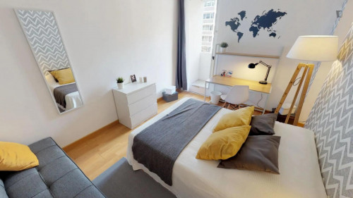 Sublime double bedroom in Euralille