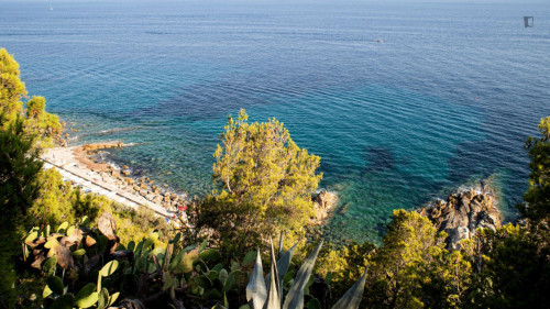 Charming 1-bedroom apartment with balcony near Capo Nero