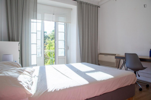 Attractive single bedroom with balcony