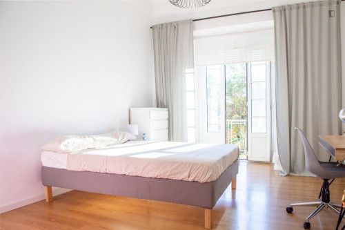 Attractive single bedroom with balcony