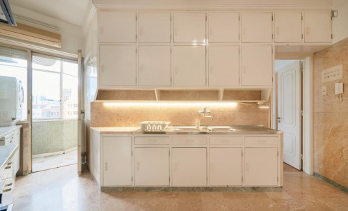 Appealing single bedroom with balcony