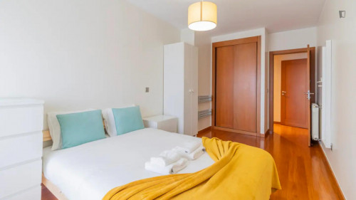 Pleasant and sunny 2-bedroom flat - Gallery - 8