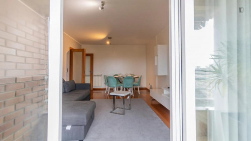 Pleasant and sunny 2-bedroom flat
