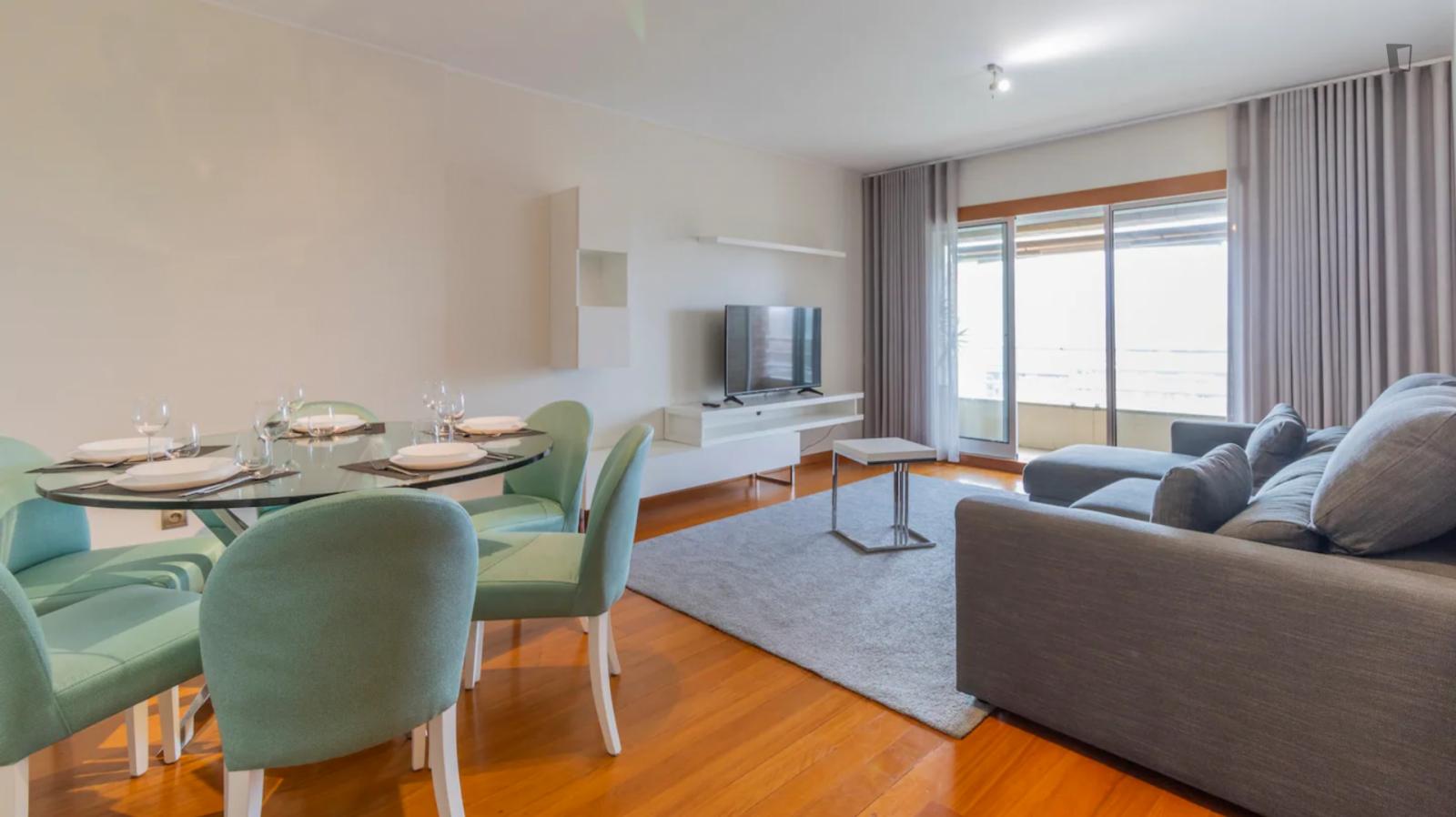 Pleasant And Sunny 2-Bedroom Flat - Pleasant and sunny 2-bedroom flat - Gallery - 1