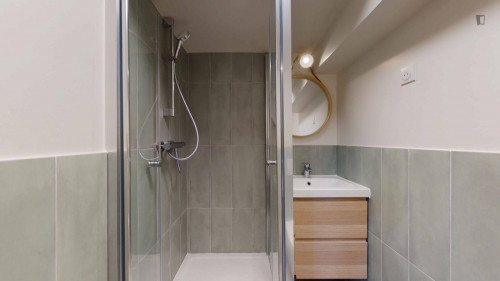 Cute double bedroom in Pantin