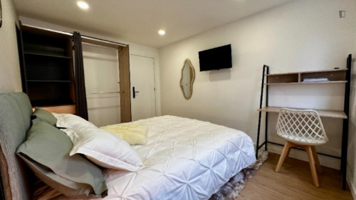 Cool double bedroom next to Escola Superior de Educação