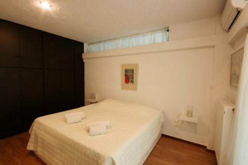 Lovely 2-bedroom apartment with pool access in Rea