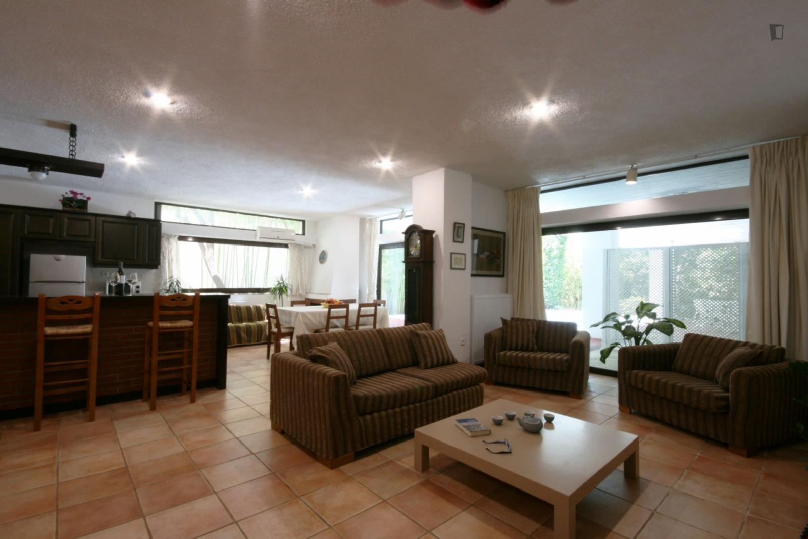Lovely 2-Bedroom Apartment With Pool Access In Rea - 1