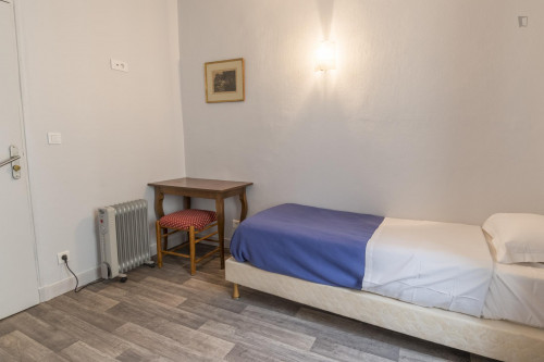 Suitable single bedroom in a well located hotel, near the Simplon metro station - Gallery - 2