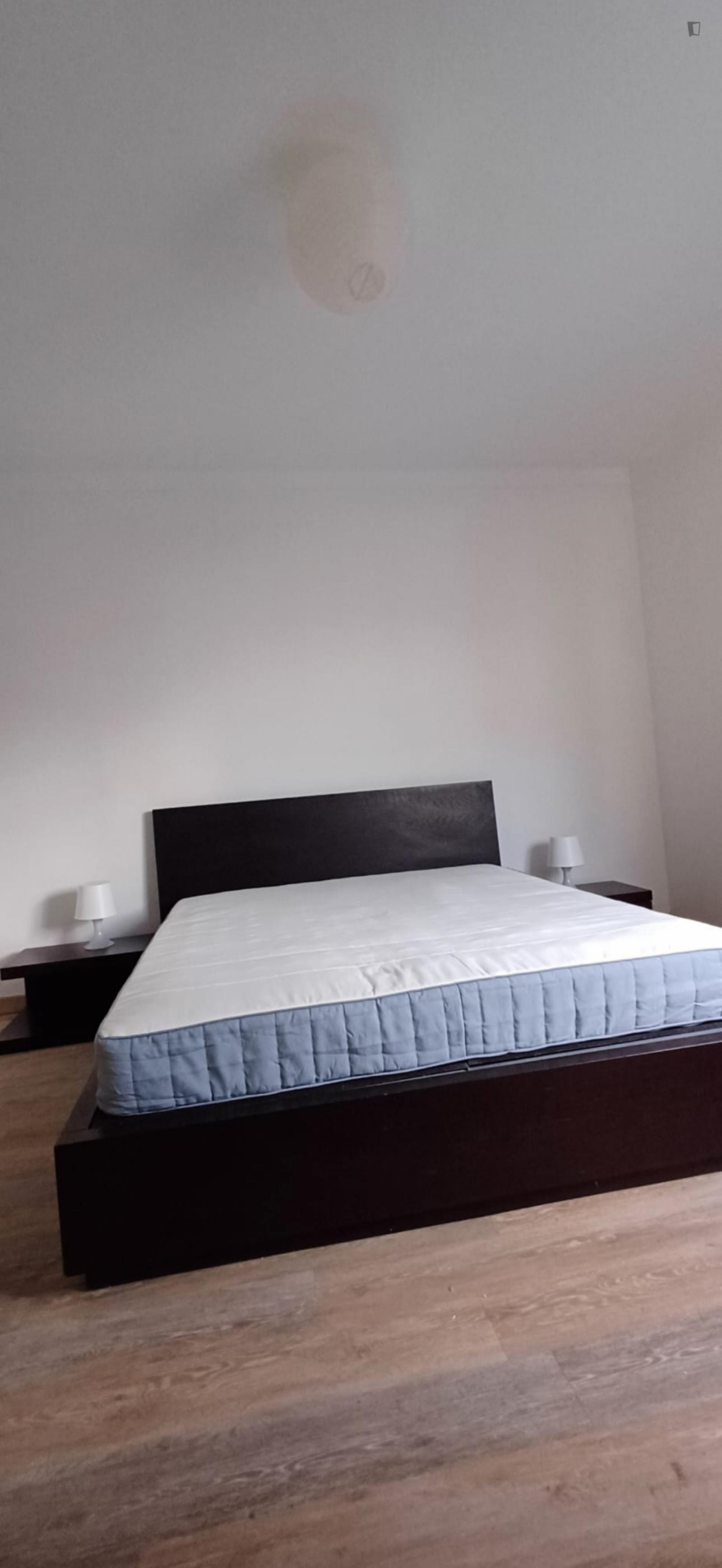 Great Single Bedroom Next To ISEC  - 1